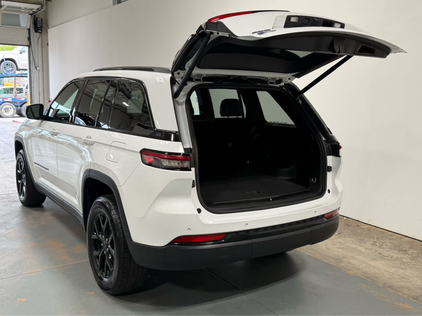 2024 Jeep Grand Cherokee Altitude