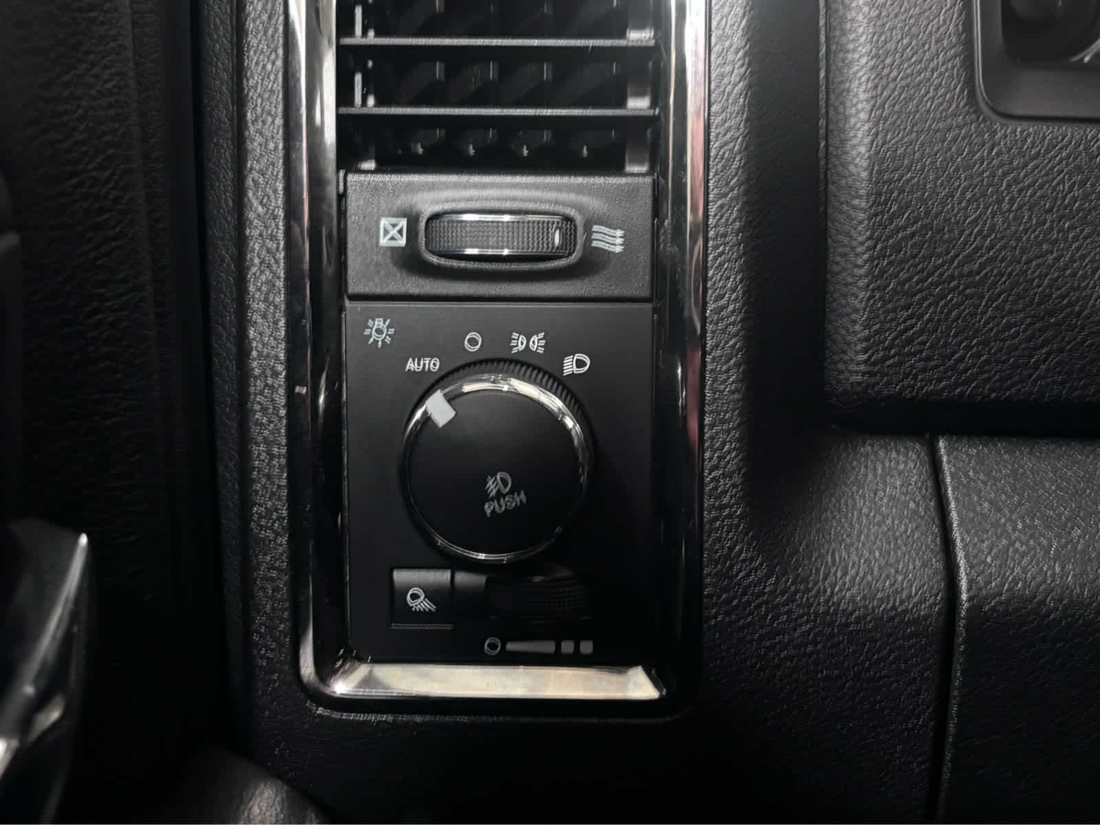 2018 RAM 1500 Sport