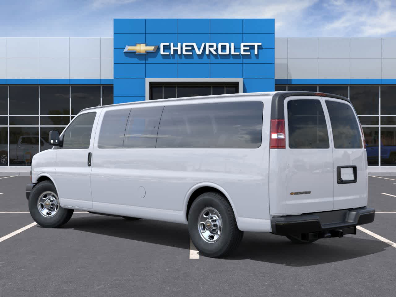 2025 Chevrolet Express Passenger 3500 1LS