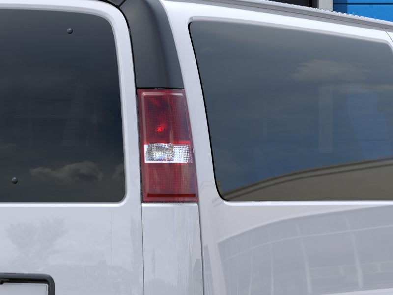 2025 Chevrolet Express Passenger 1LS