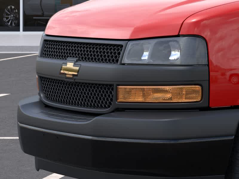 2026 Chevrolet Express Passenger 1LS