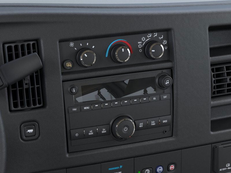 2025 Chevrolet Express Passenger 3500 1LS