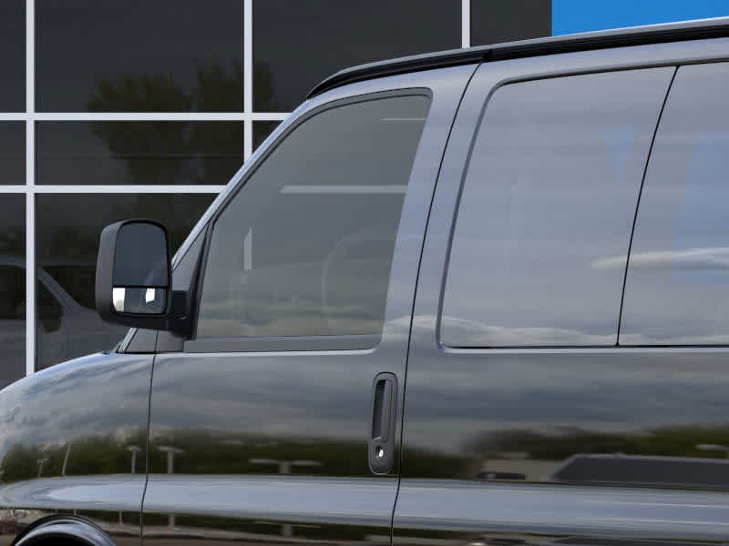 2025 Chevrolet Express Passenger 3500 1LS