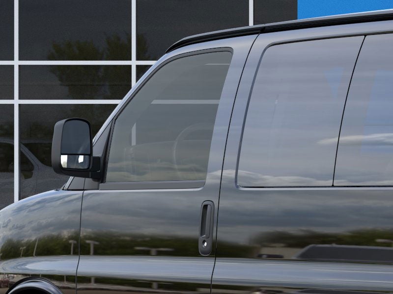 2025 Chevrolet Express Passenger 3500 1LS
