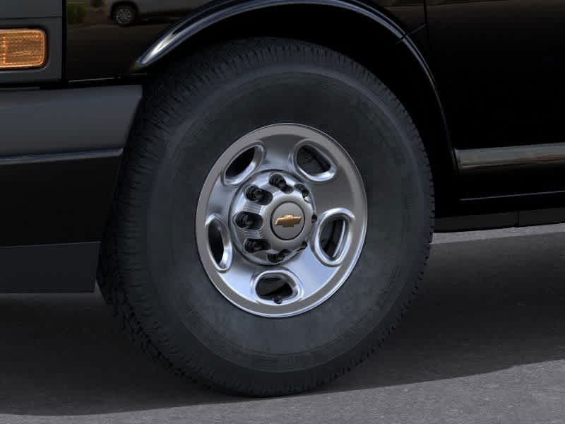 2025 Chevrolet Express Passenger 3500 1LS