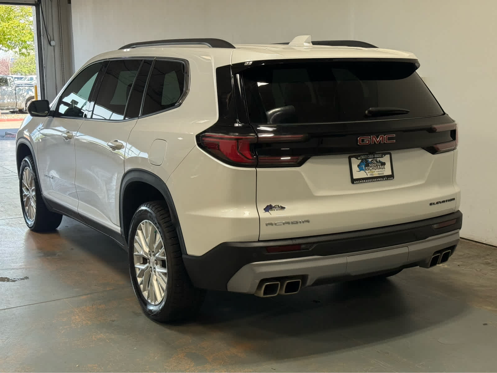 2024 GMC Acadia Elevation