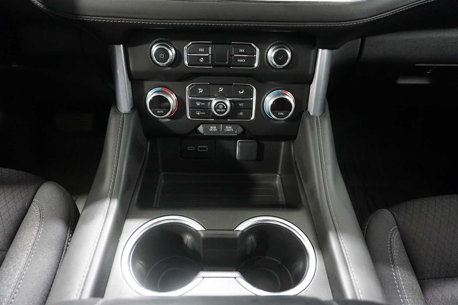 2024 GMC Yukon XL SLE