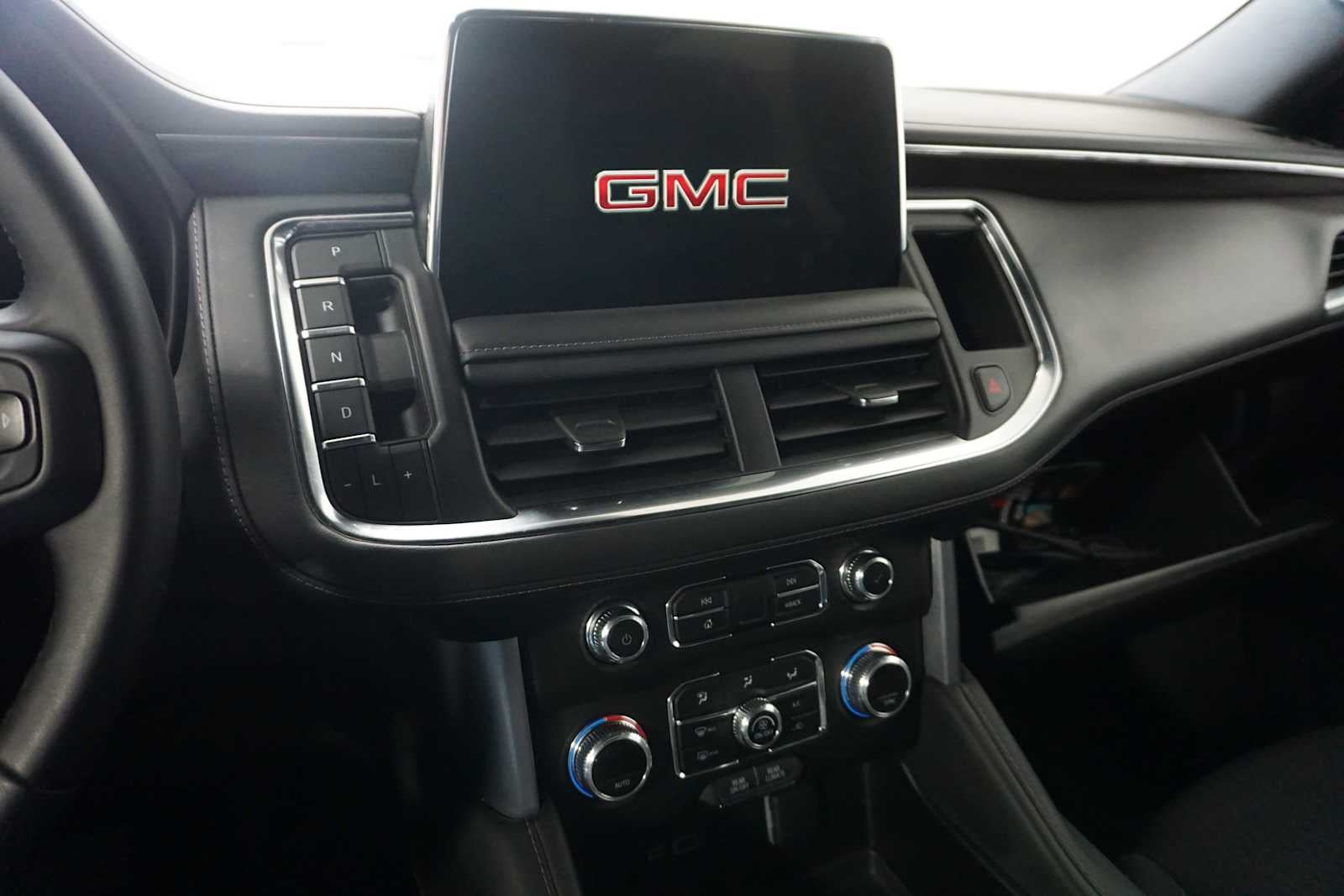 2024 GMC Yukon XL SLE