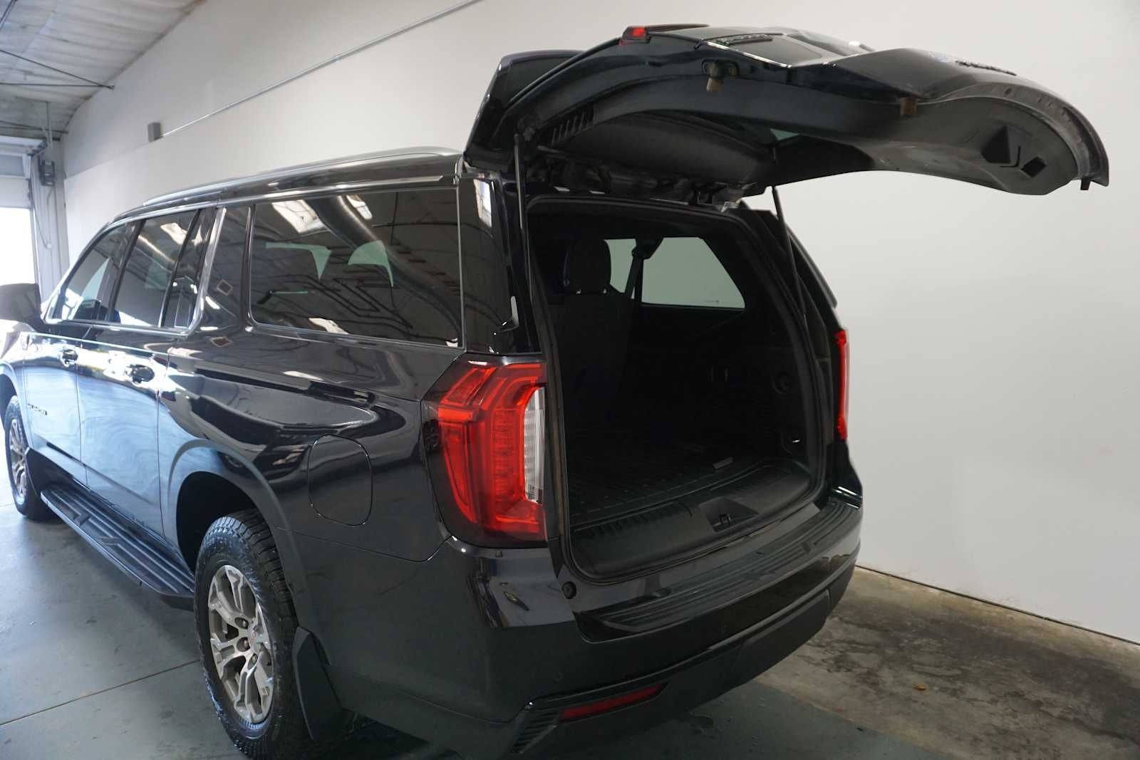 2024 GMC Yukon XL SLE