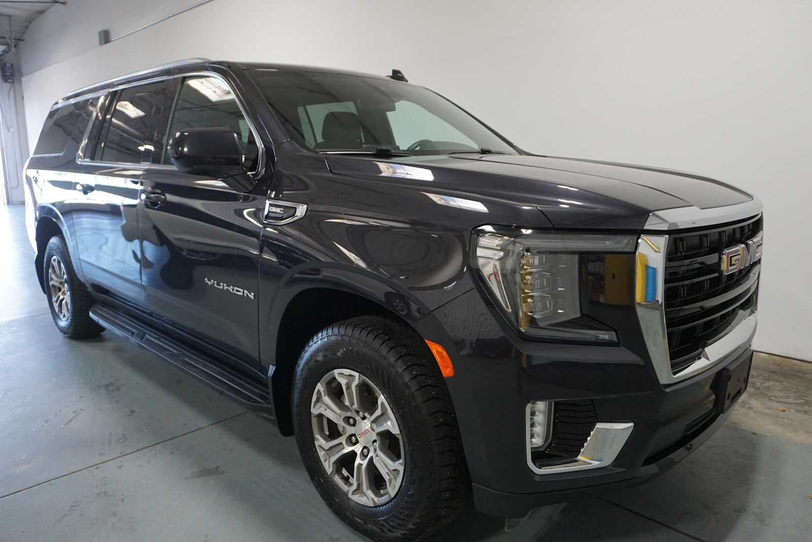 2024 GMC Yukon XL SLE