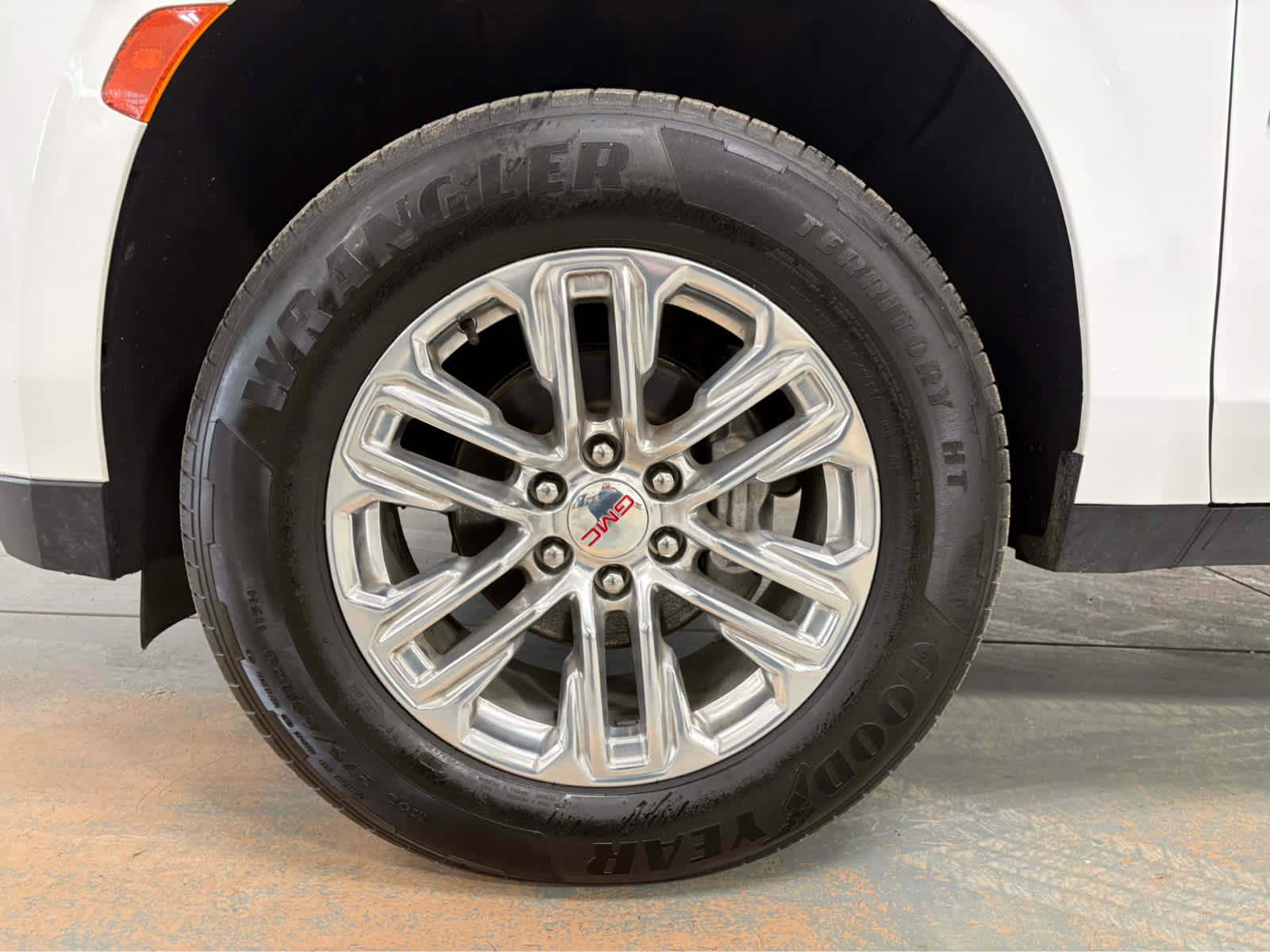 2024 GMC Yukon XL SLE