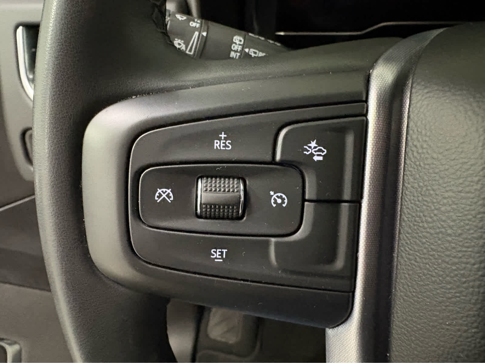 2024 GMC Yukon XL SLE
