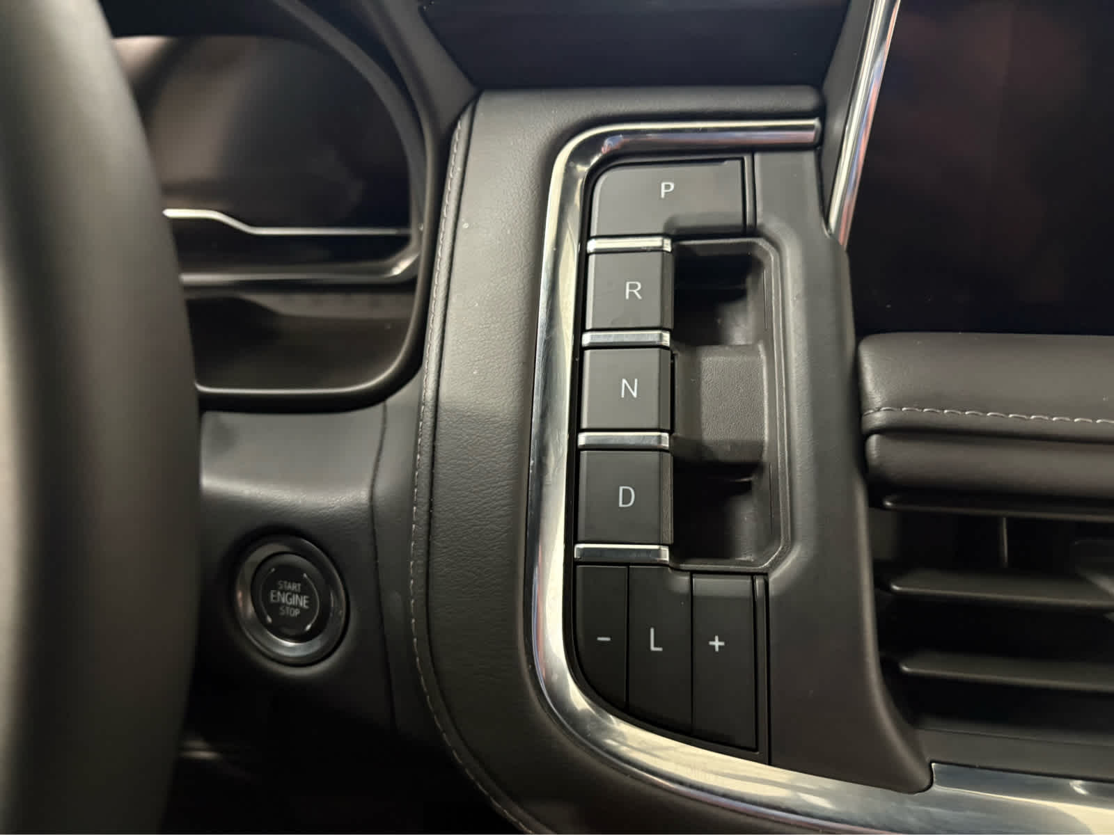 2024 GMC Yukon XL SLE