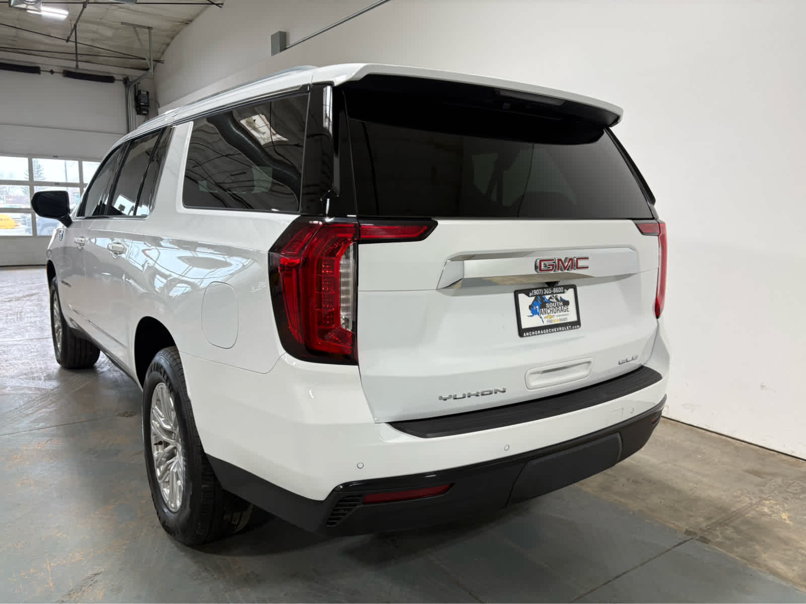 2024 GMC Yukon XL SLE