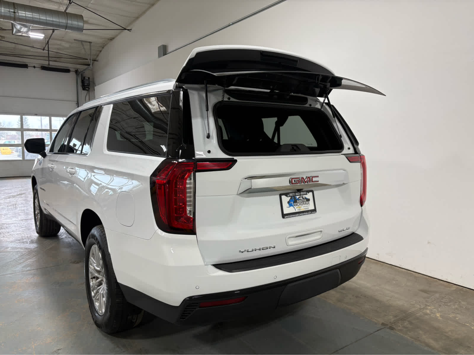 2024 GMC Yukon XL SLE