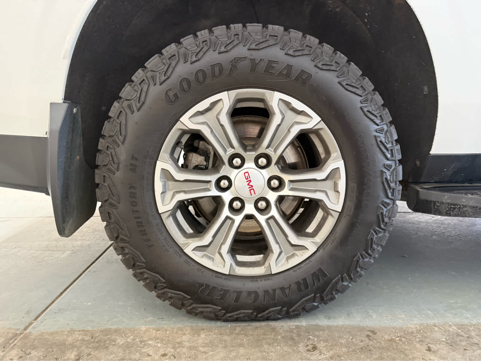 2024 GMC Yukon XL SLE