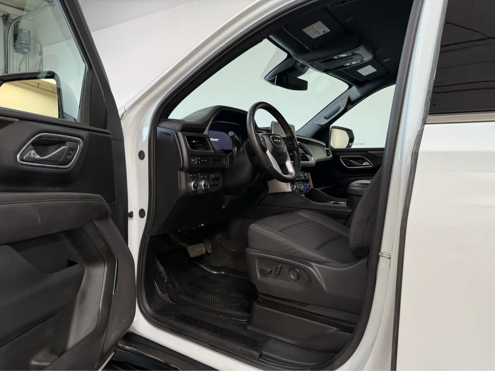 2024 GMC Yukon XL SLE