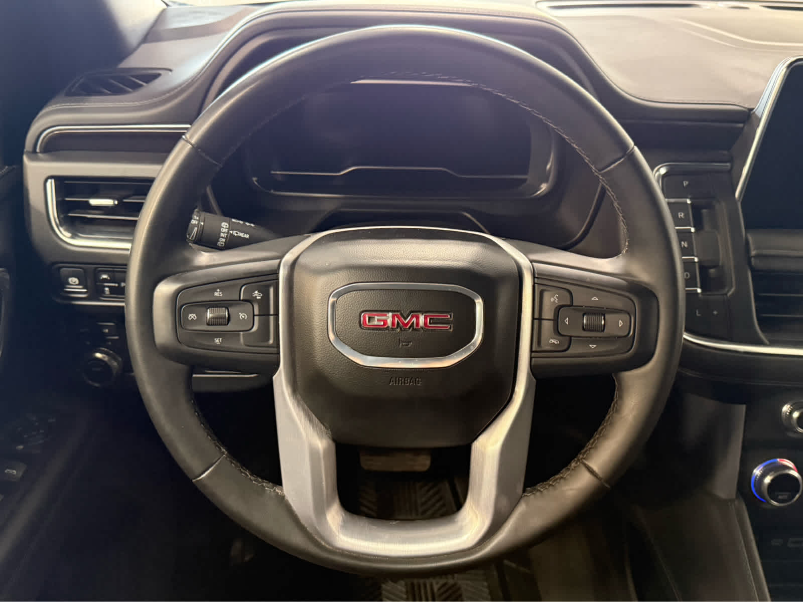 2024 GMC Yukon XL SLE