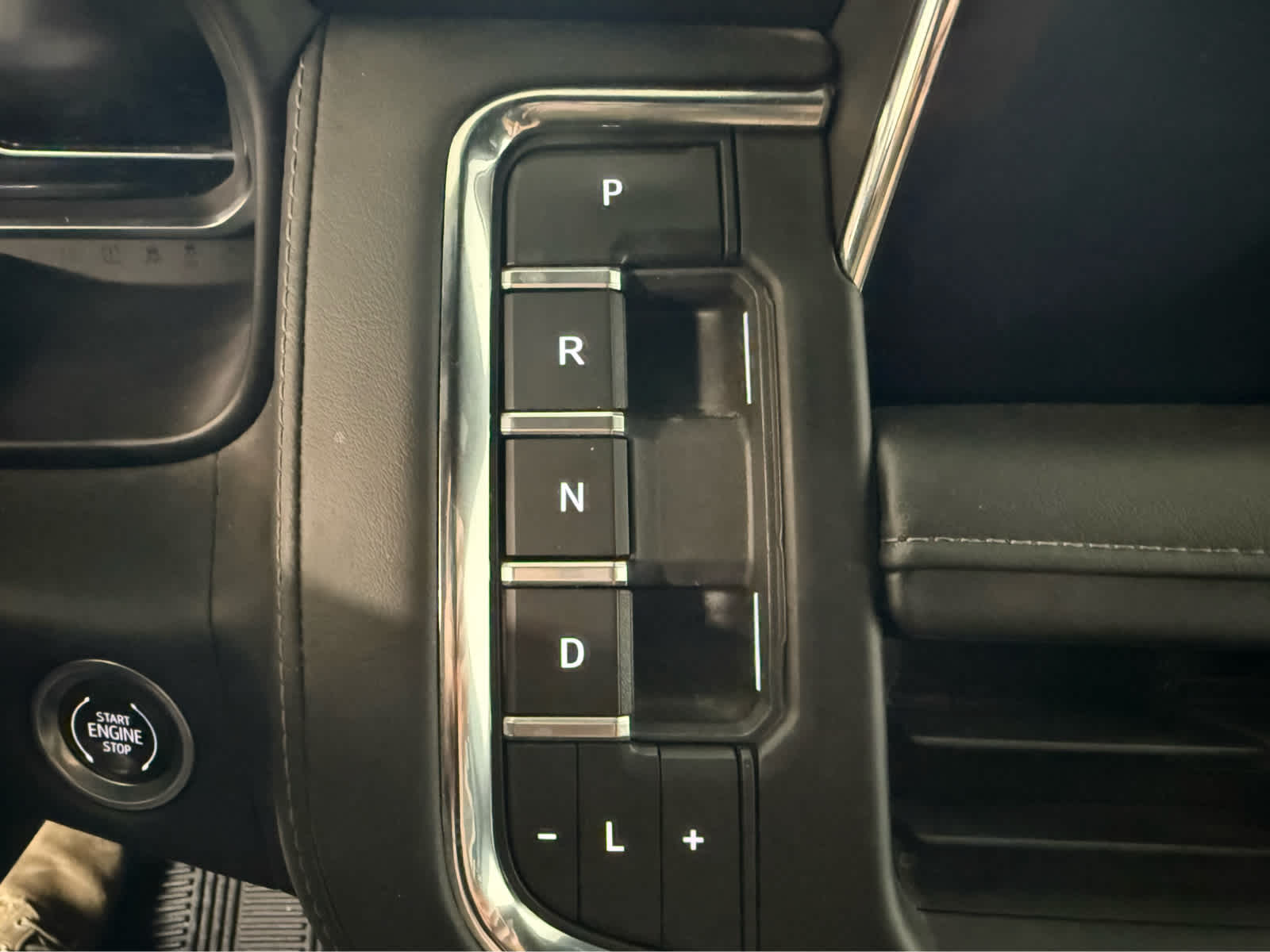 2024 GMC Yukon XL SLE