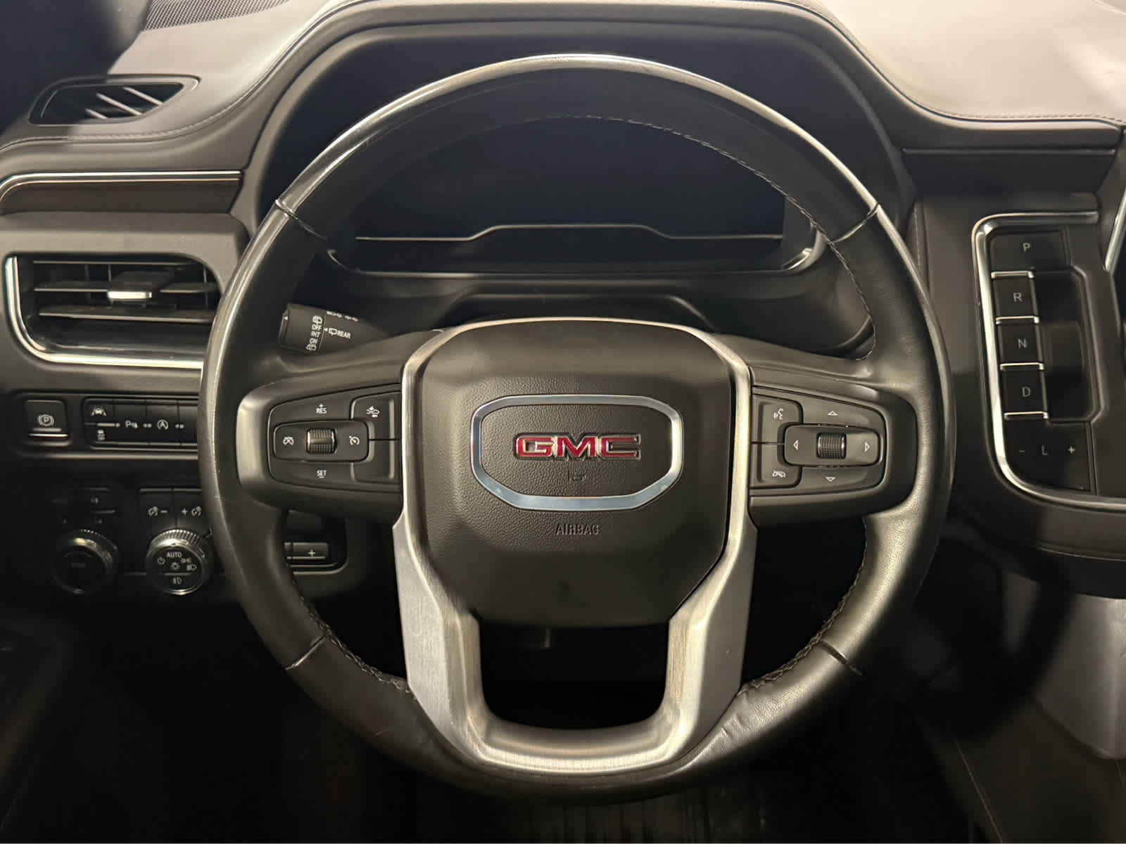 2024 GMC Yukon XL SLE