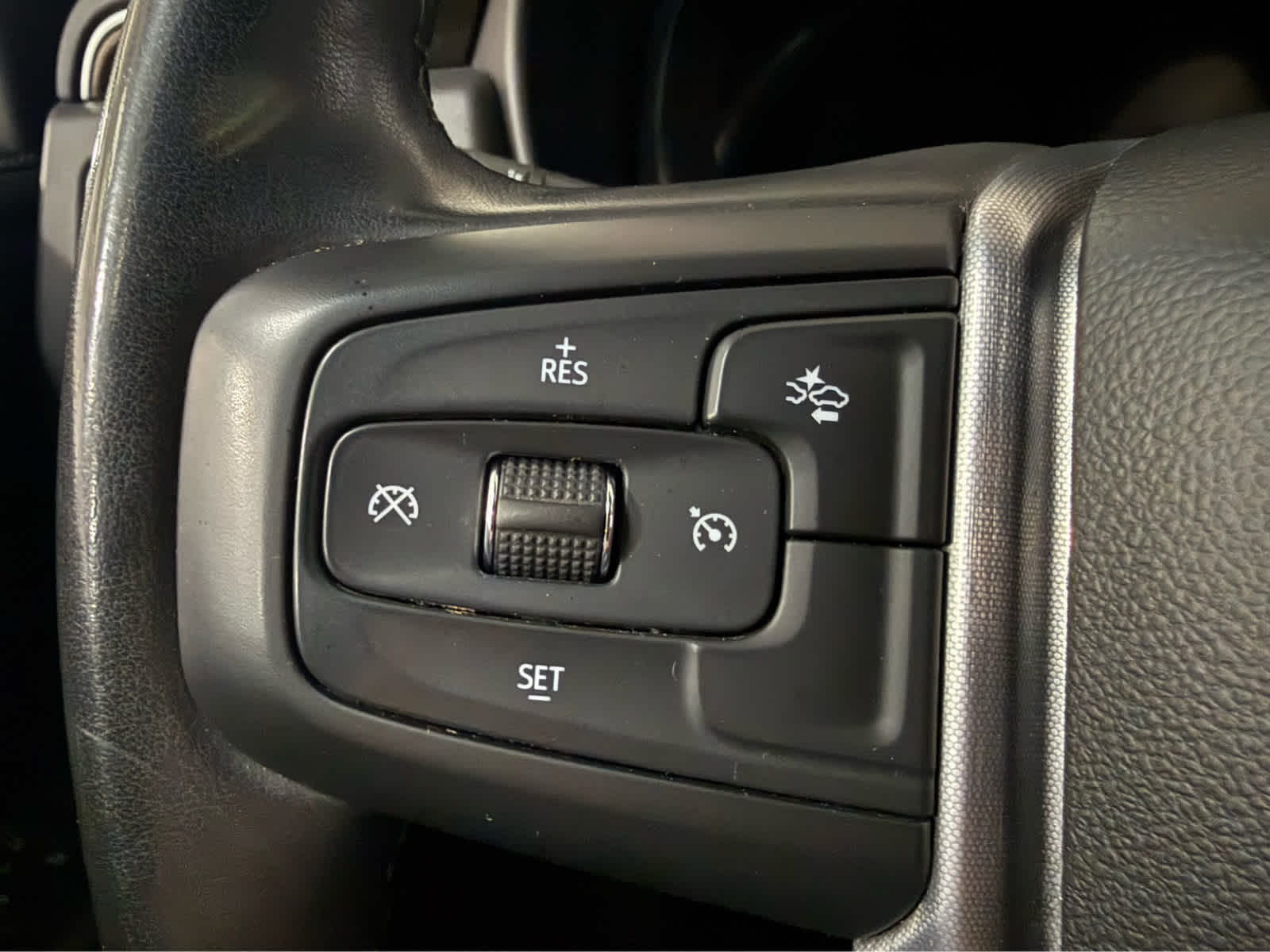 2024 GMC Yukon XL SLE