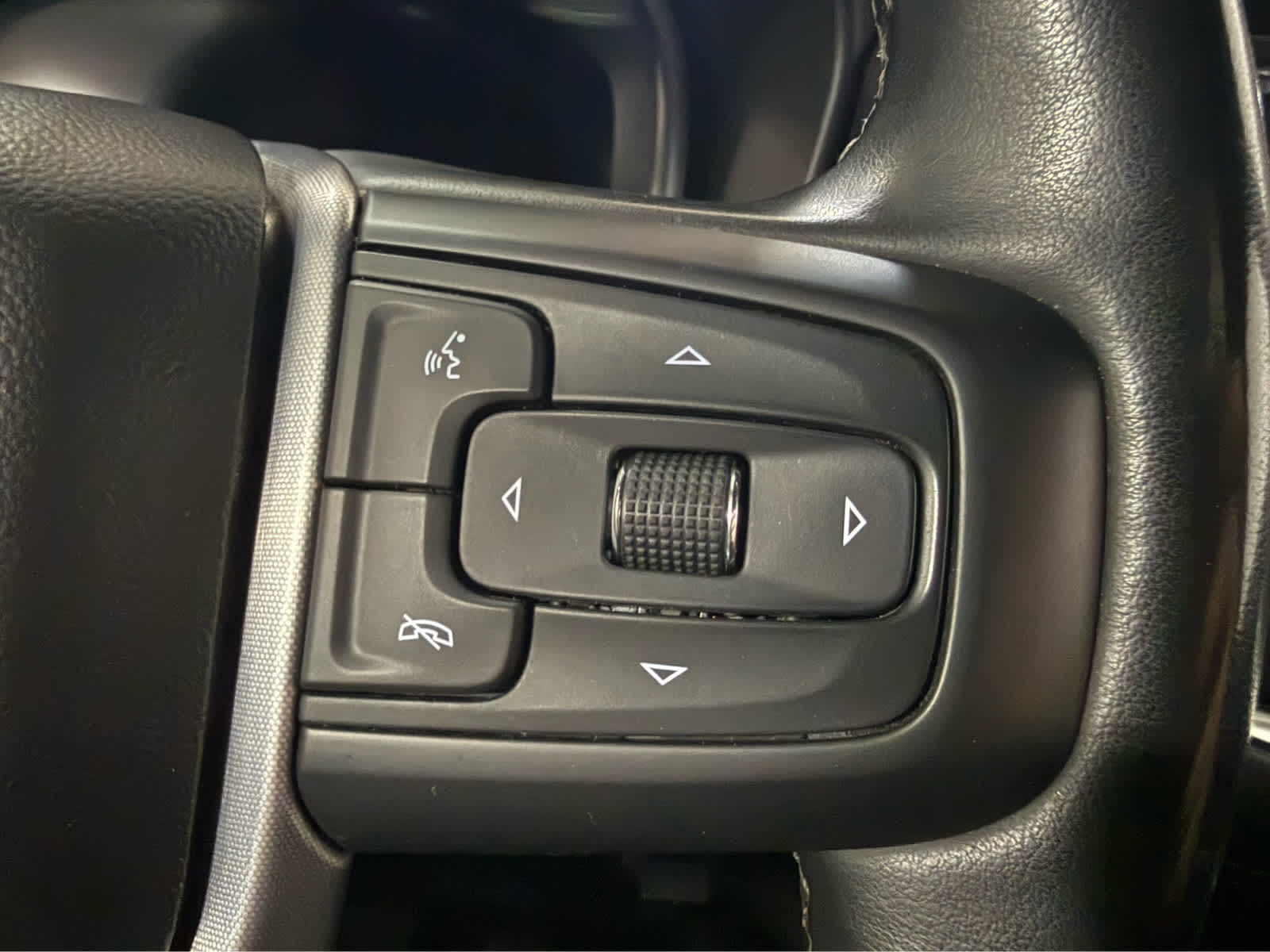 2024 GMC Yukon XL SLE