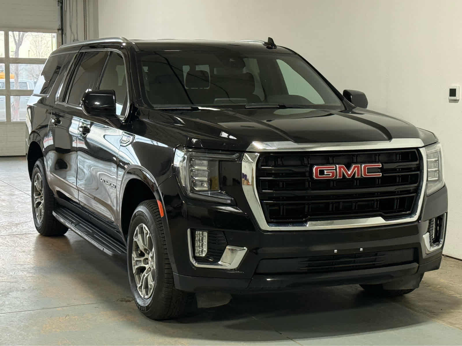 2024 GMC Yukon XL SLE