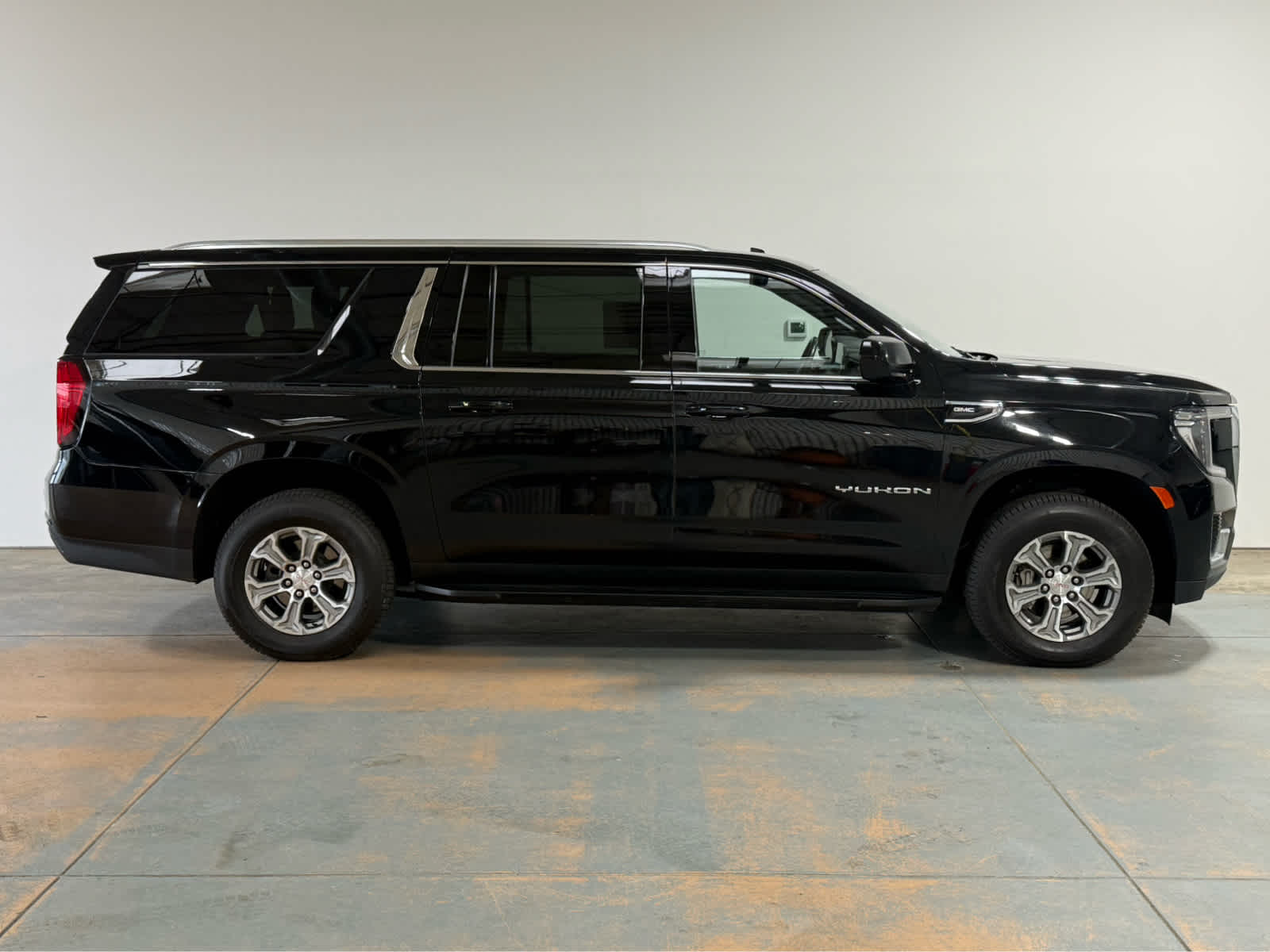 2024 GMC Yukon XL SLE