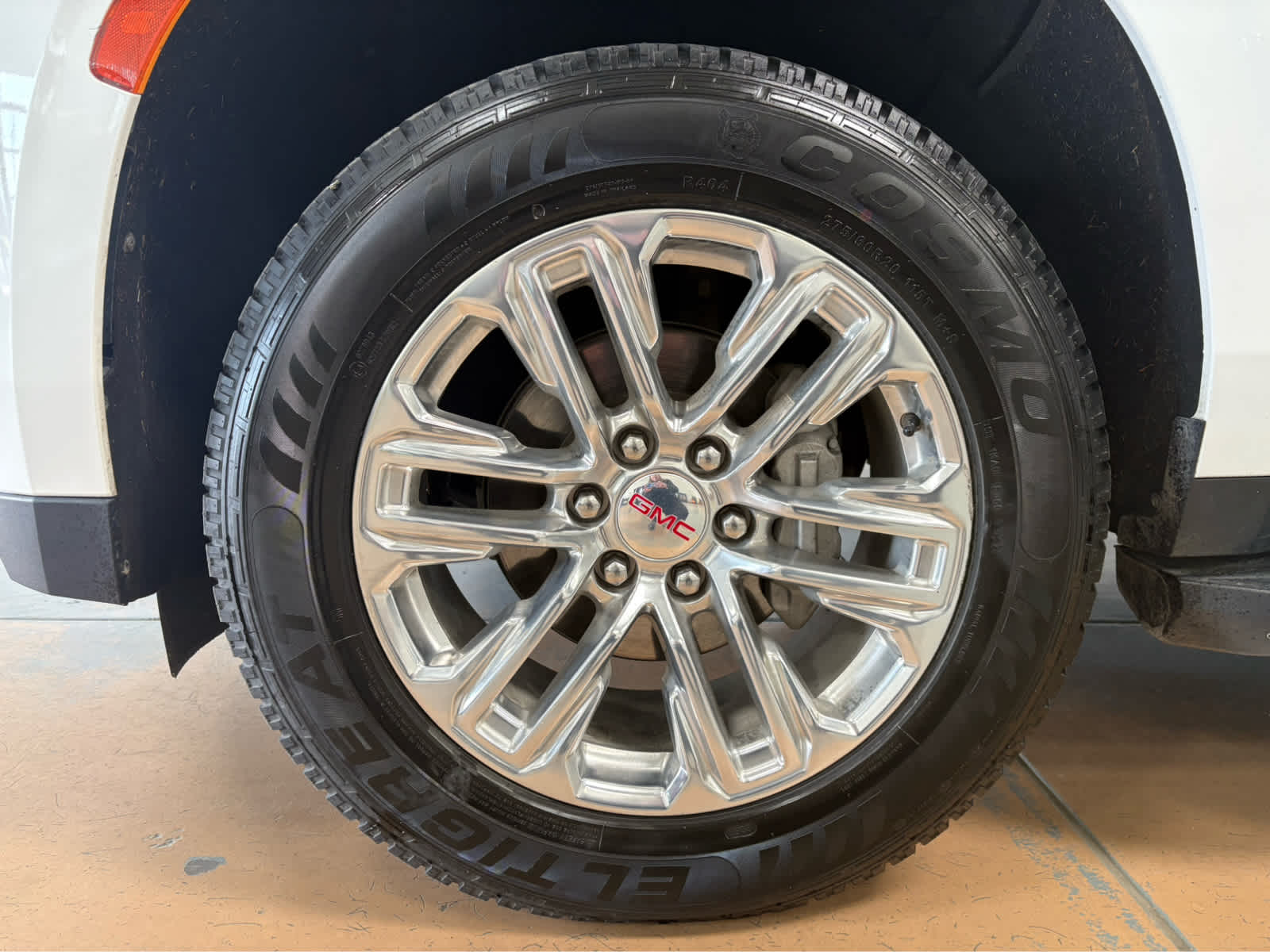 2024 GMC Yukon XL SLT