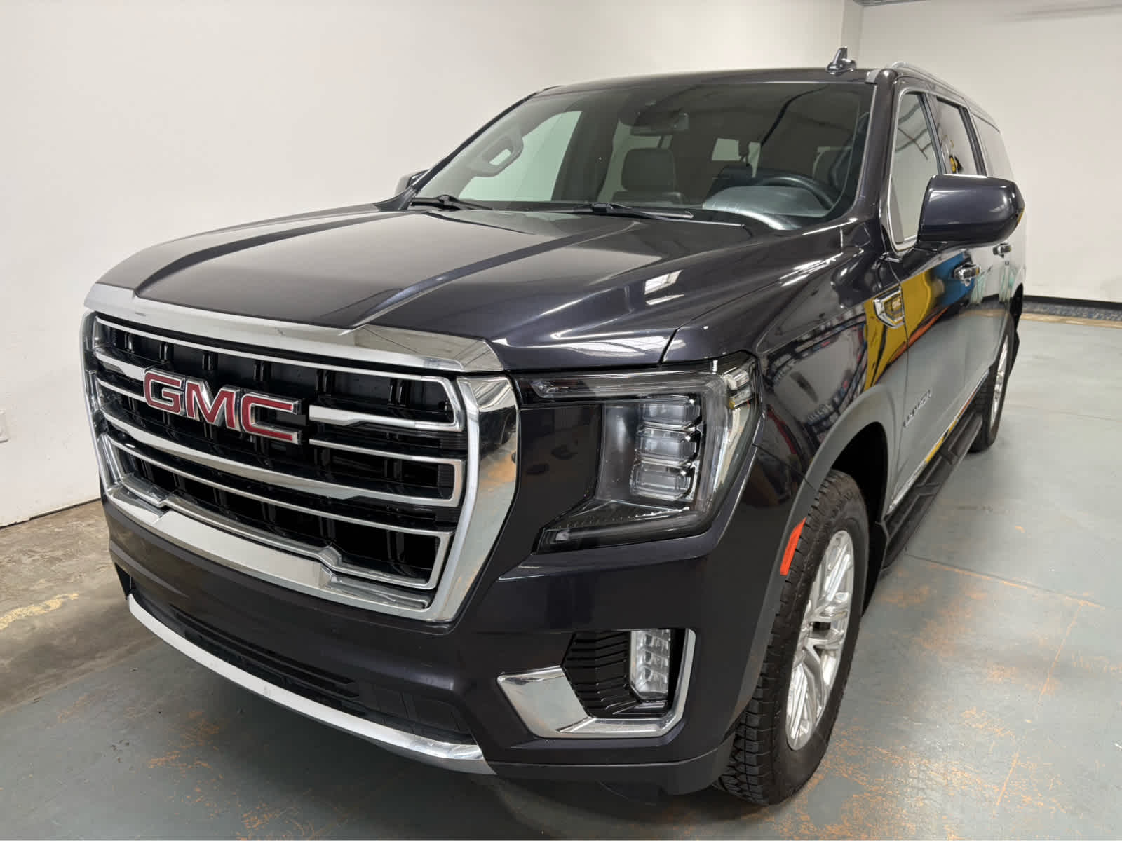 2024 GMC Yukon SLT 4X4's photo