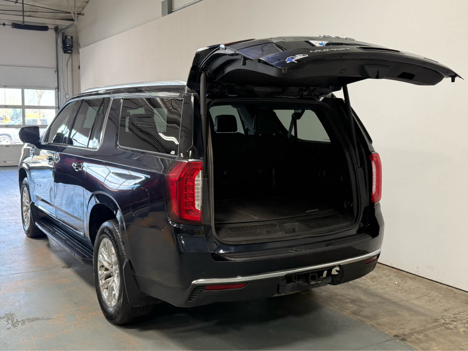 2023 GMC Yukon XL SLT