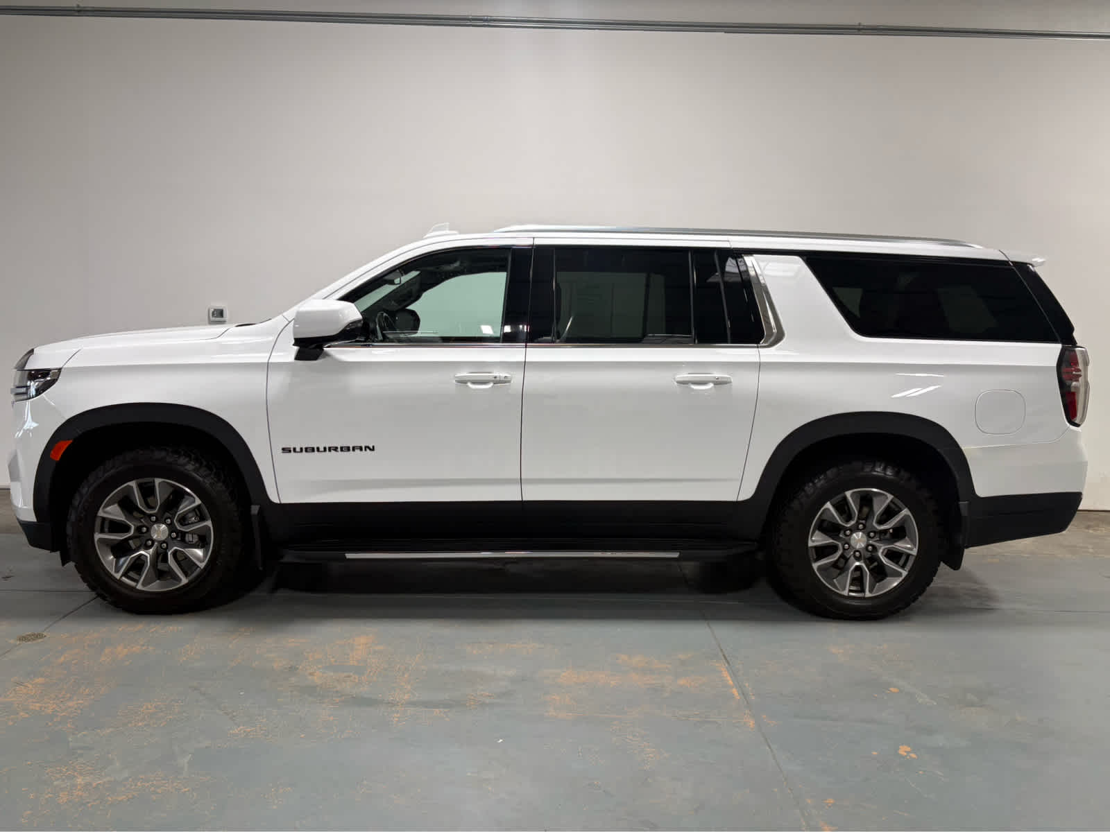 2024 Chevrolet Suburban LT