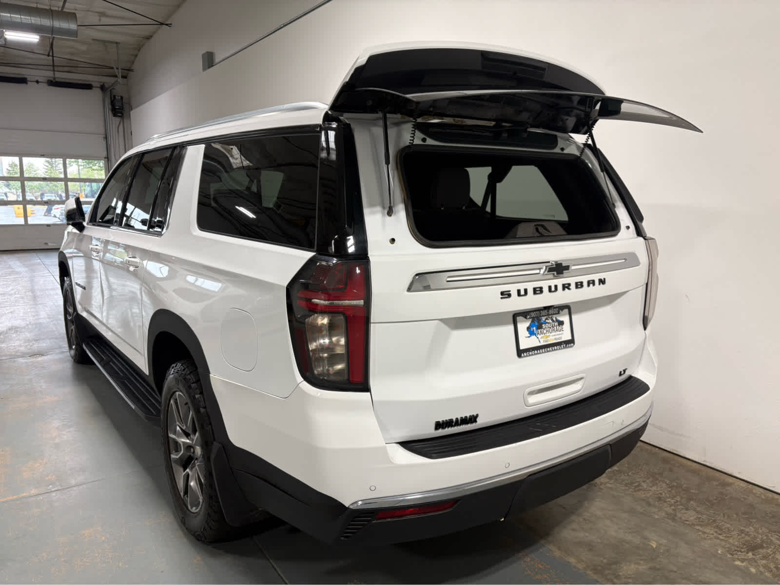 2024 Chevrolet Suburban LT