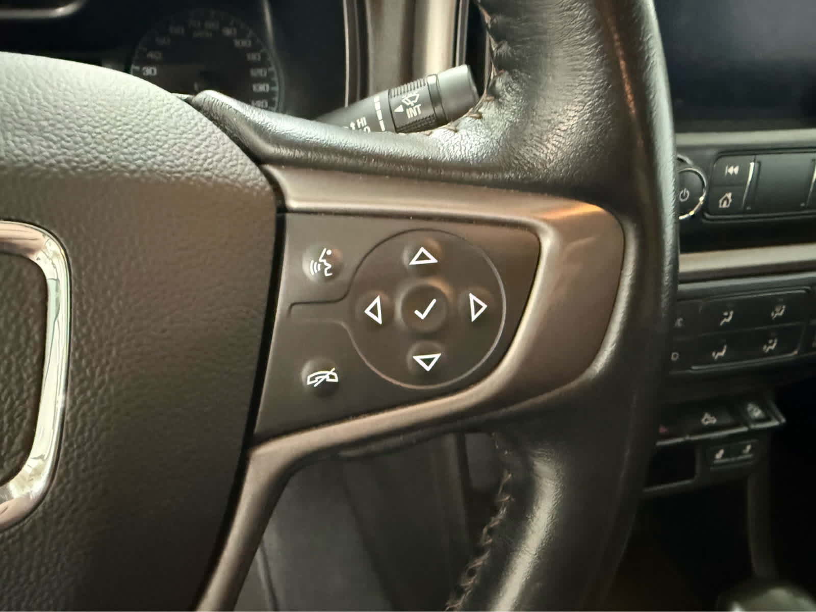 2022 GMC Canyon AT4 - Cloth