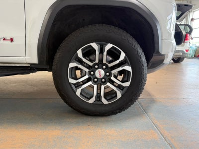 2024 GMC Canyon AT4