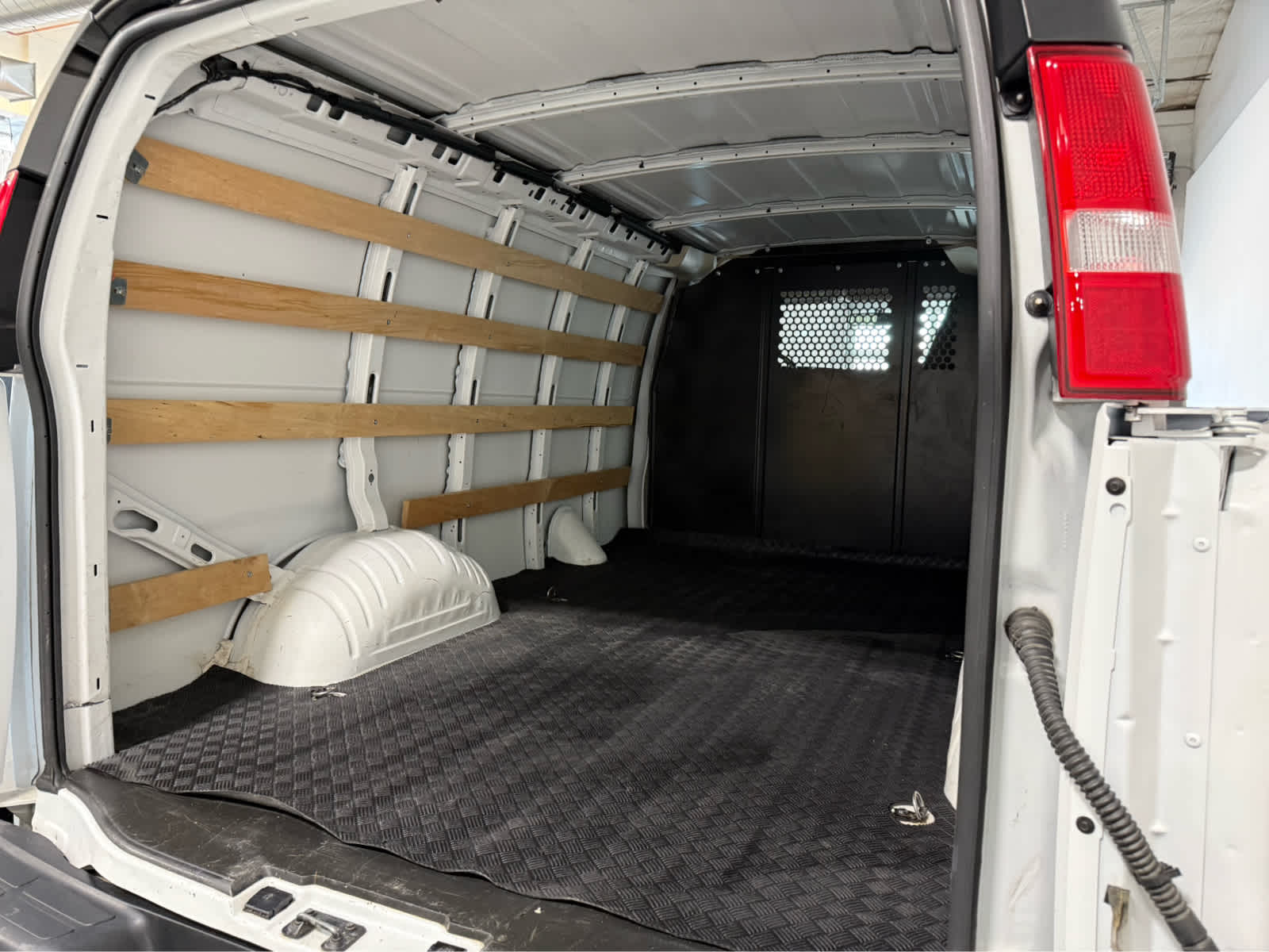 2024 GMC Savana Cargo 2500 Work Van