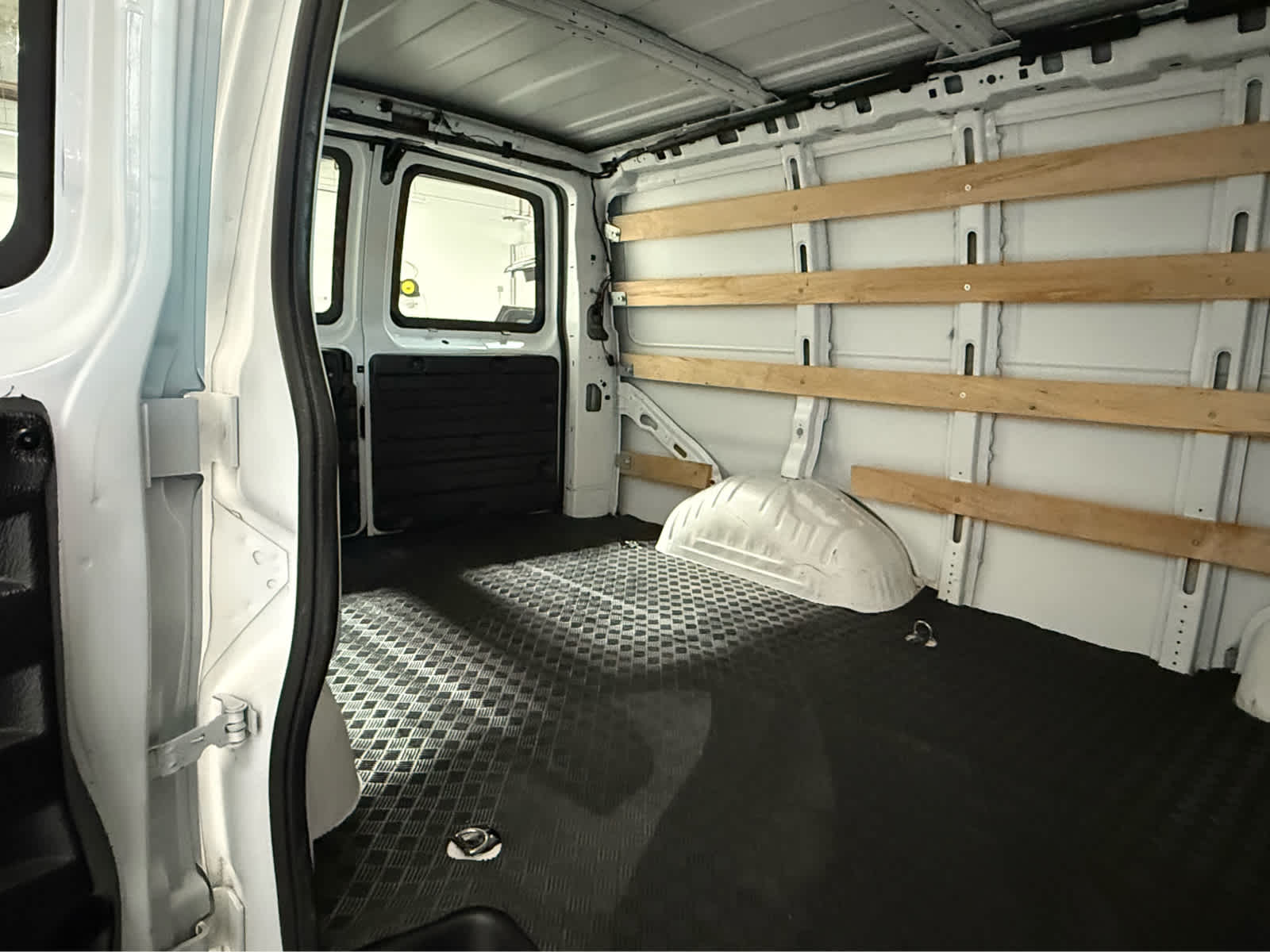 2024 GMC Savana Cargo 2500 Work Van