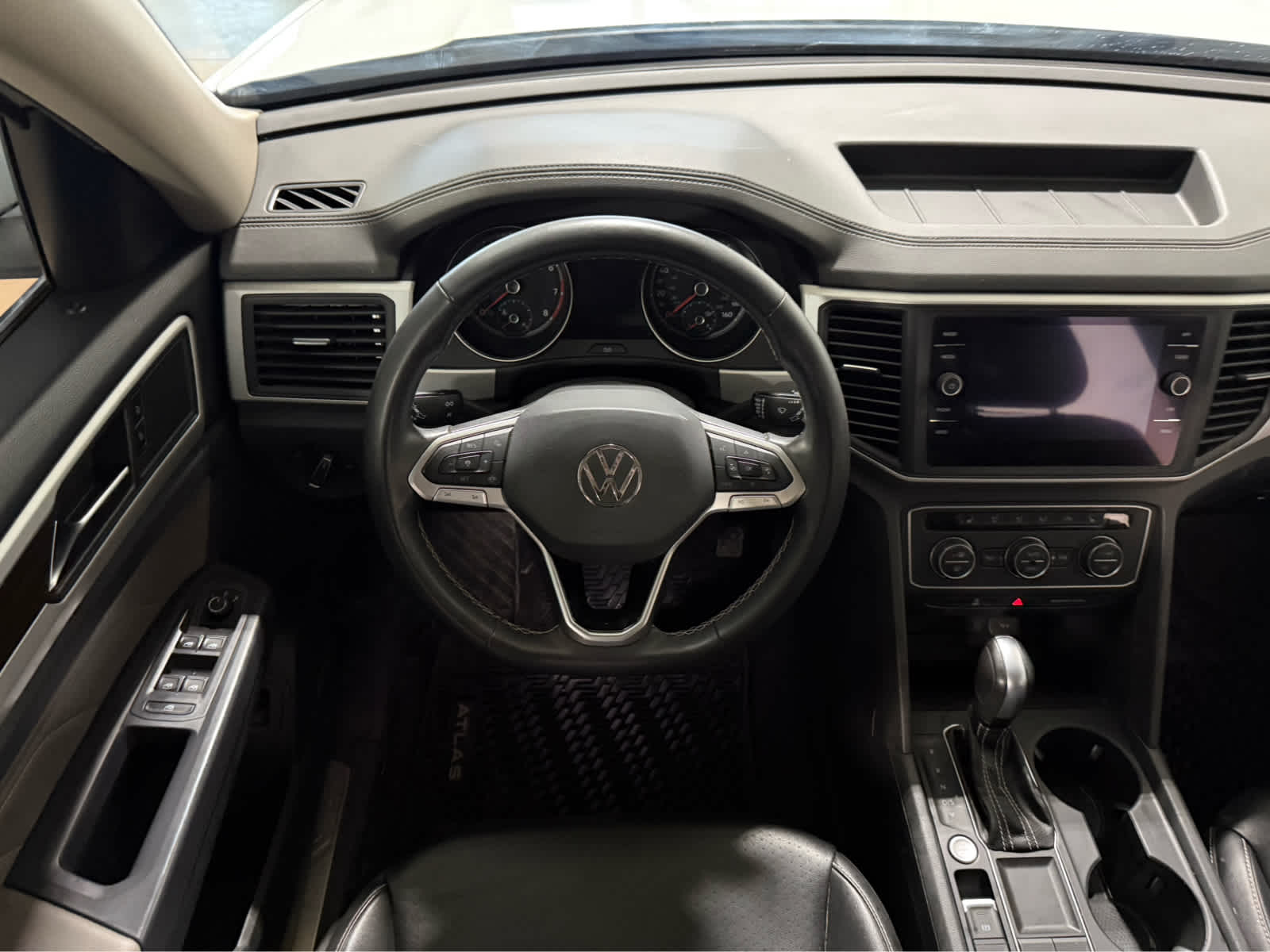 2021 Volkswagen Atlas 3.6L V6 SE w/Technology