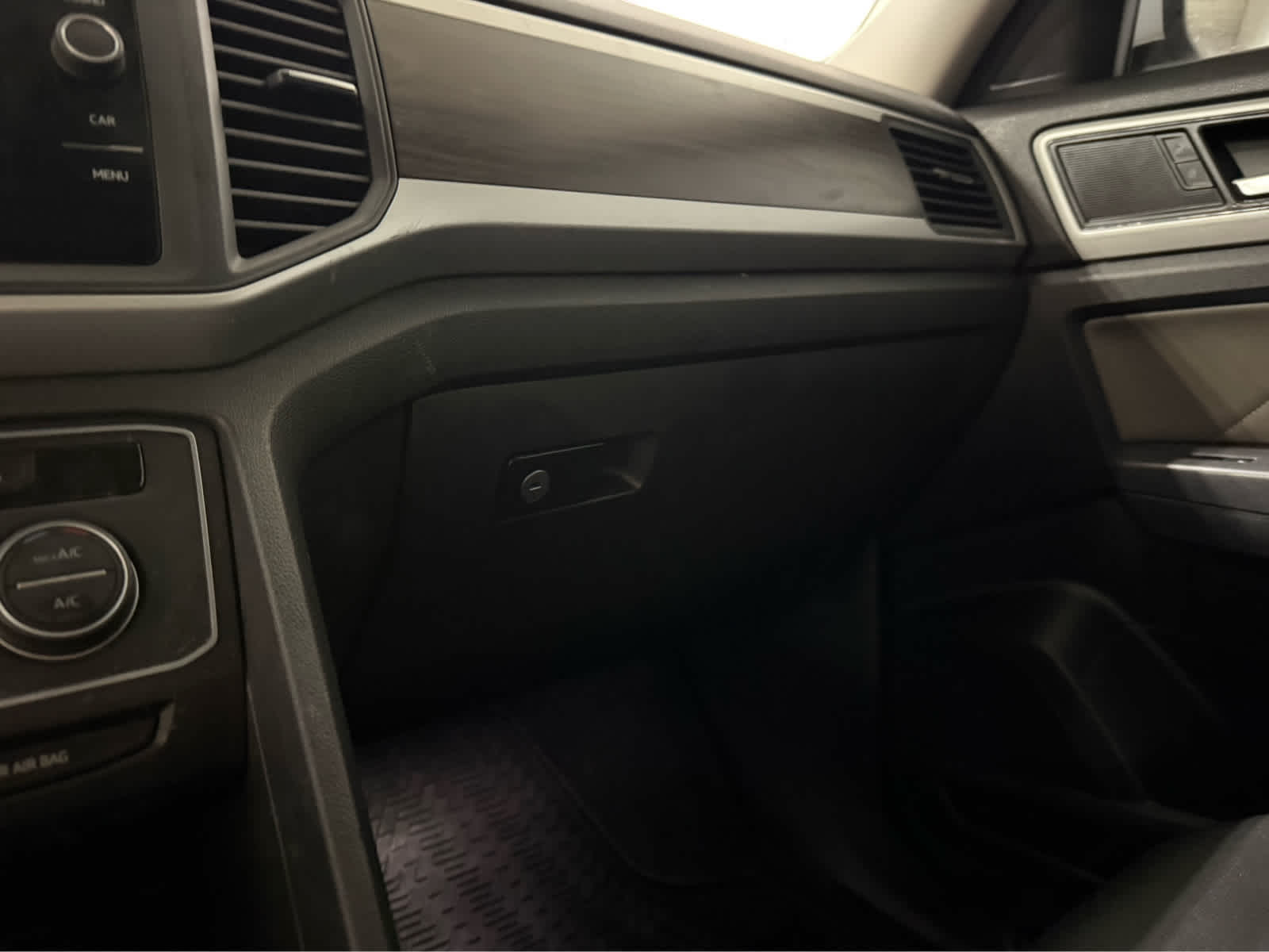 2021 Volkswagen Atlas 3.6L V6 SE w/Technology