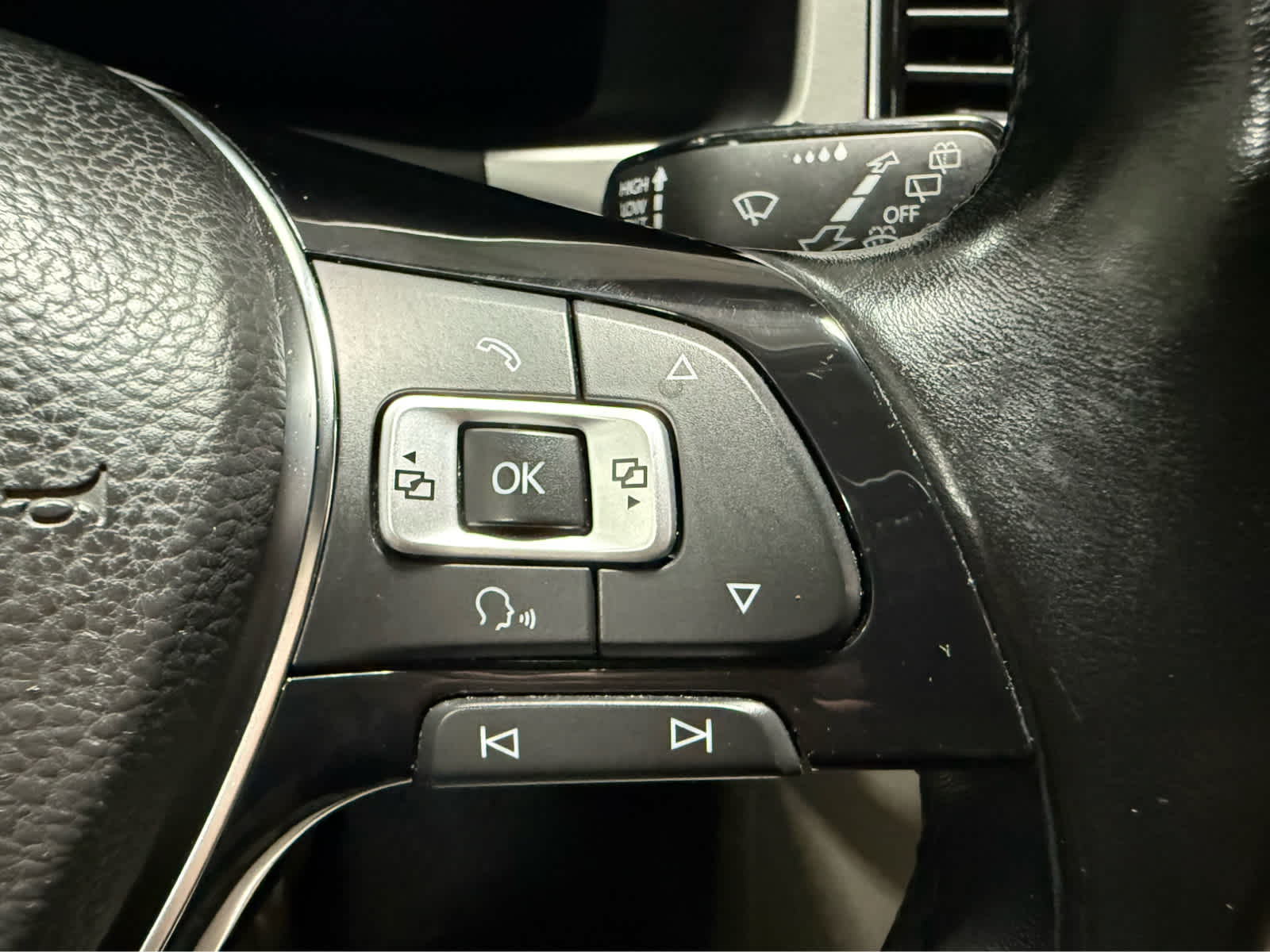 2018 Volkswagen Atlas 3.6L V6 SEL Premium