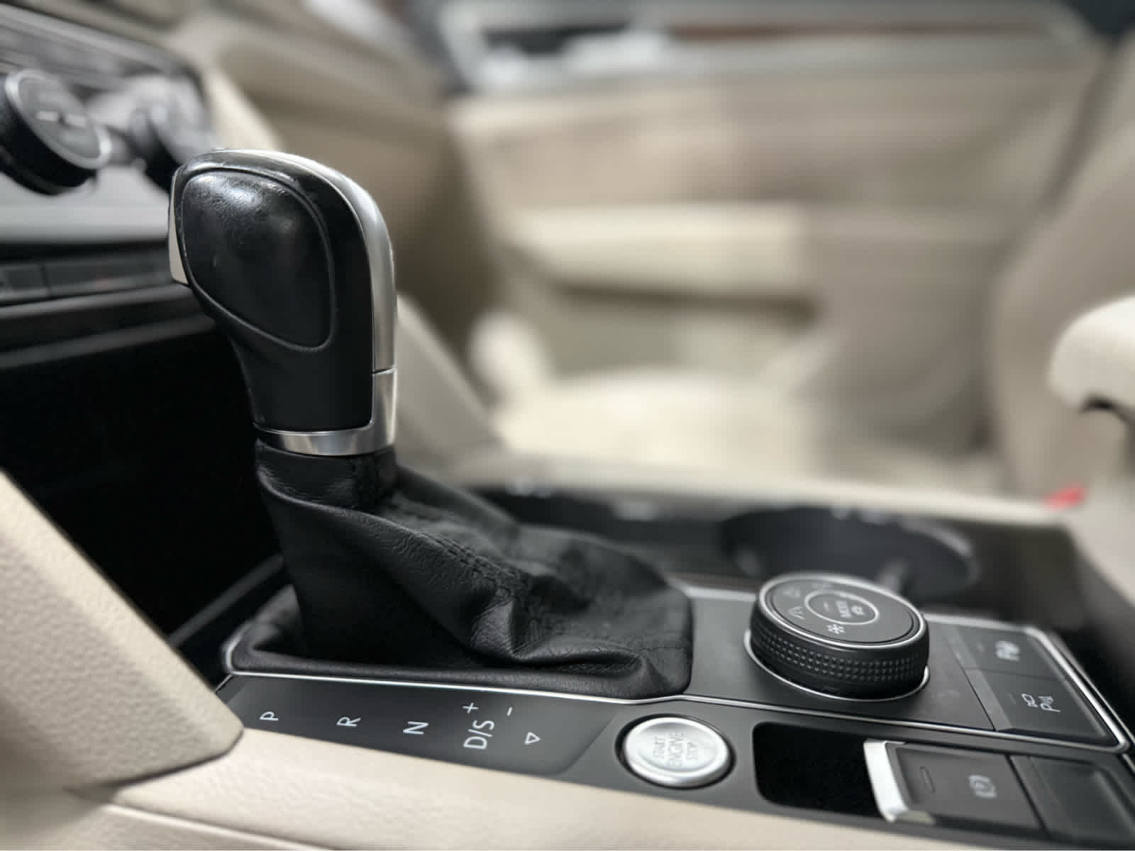 2018 Volkswagen Atlas 3.6L V6 SEL Premium