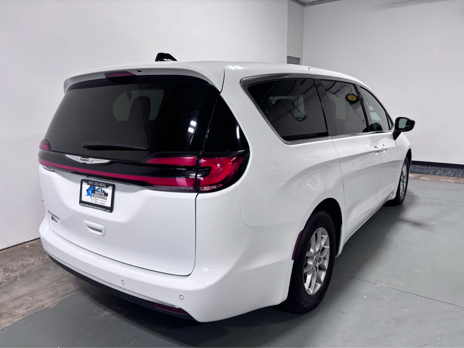 2025 Chrysler Pacifica Select