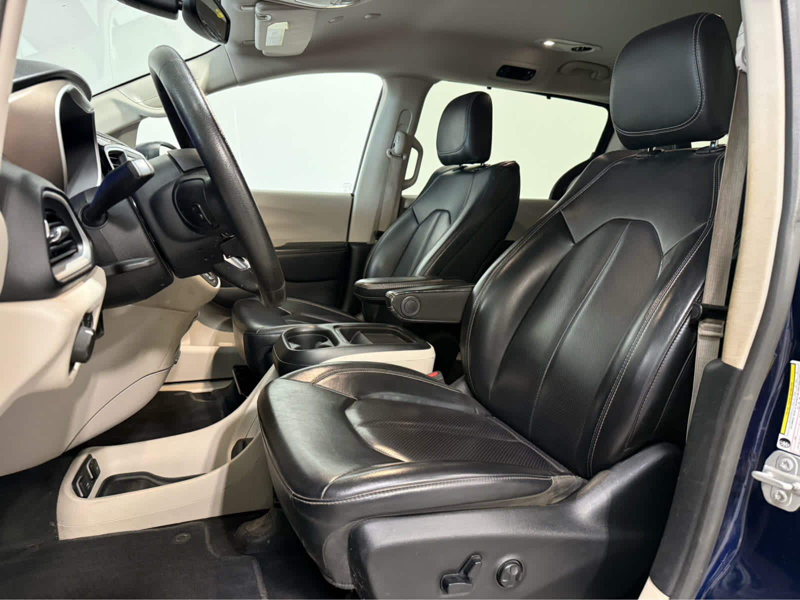 2020 Chrysler Voyager LXI