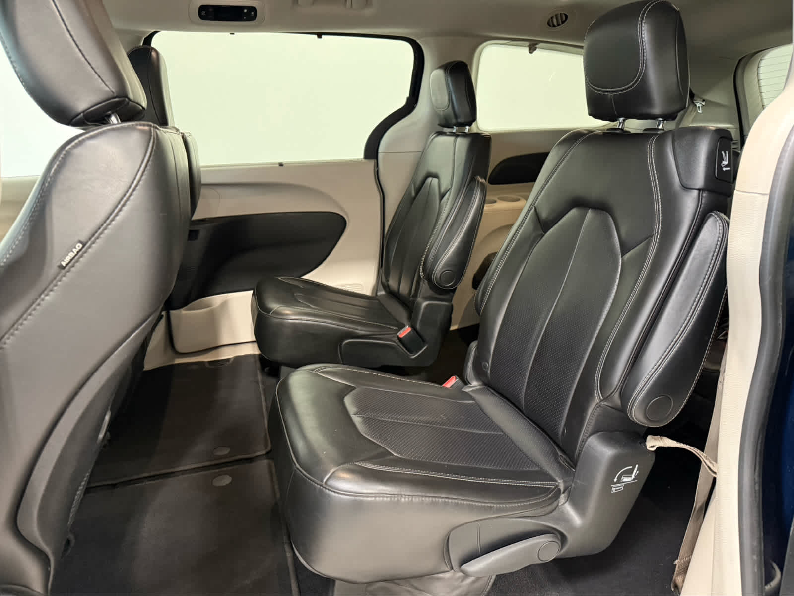 2020 Chrysler Voyager LXI