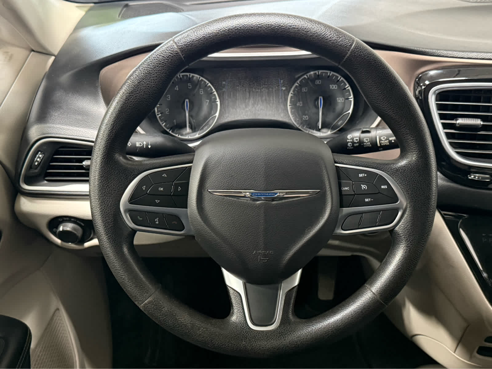 2020 Chrysler Voyager LXI
