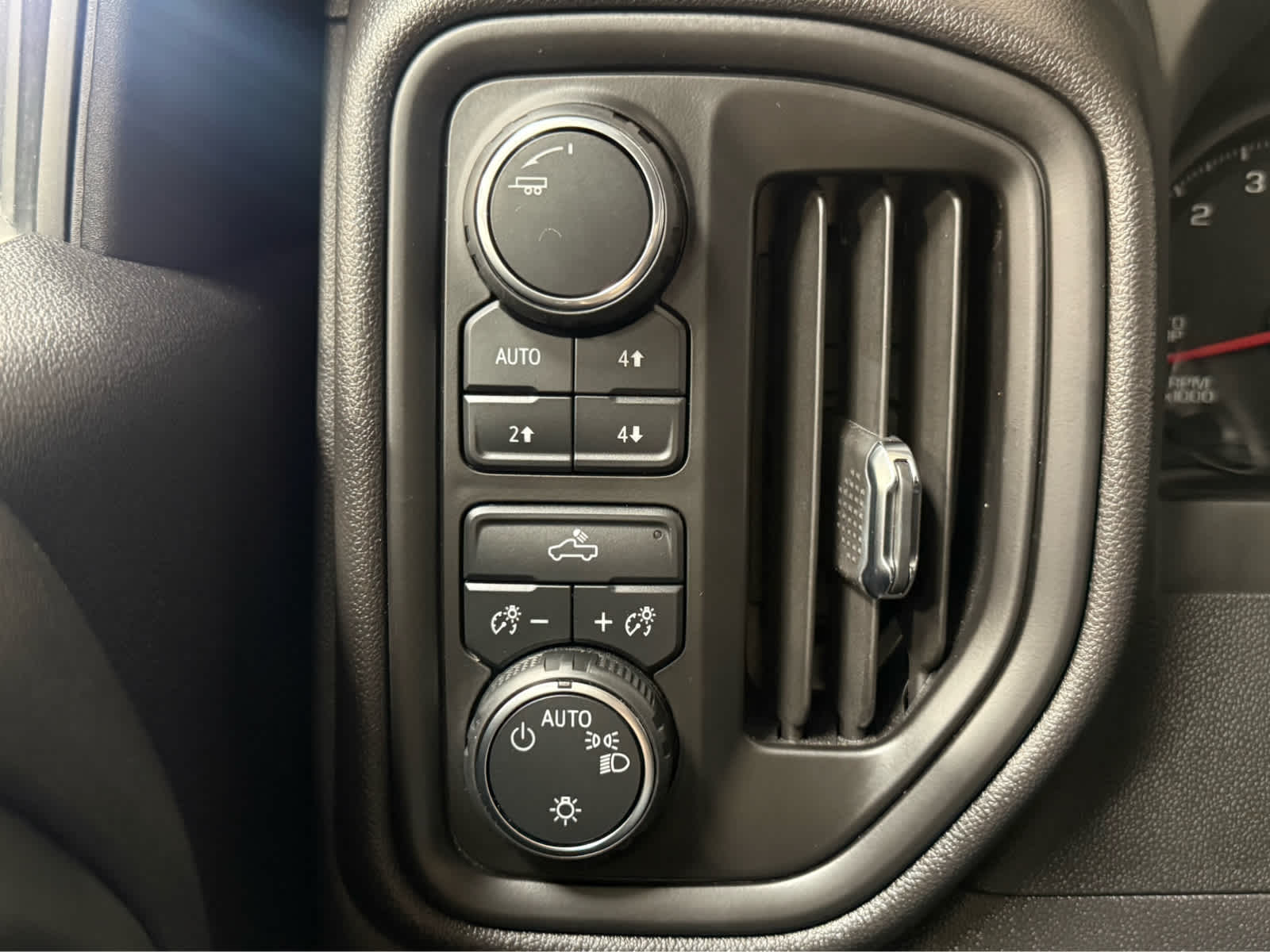 2024 Chevrolet Silverado 1500 Custom Trail Boss