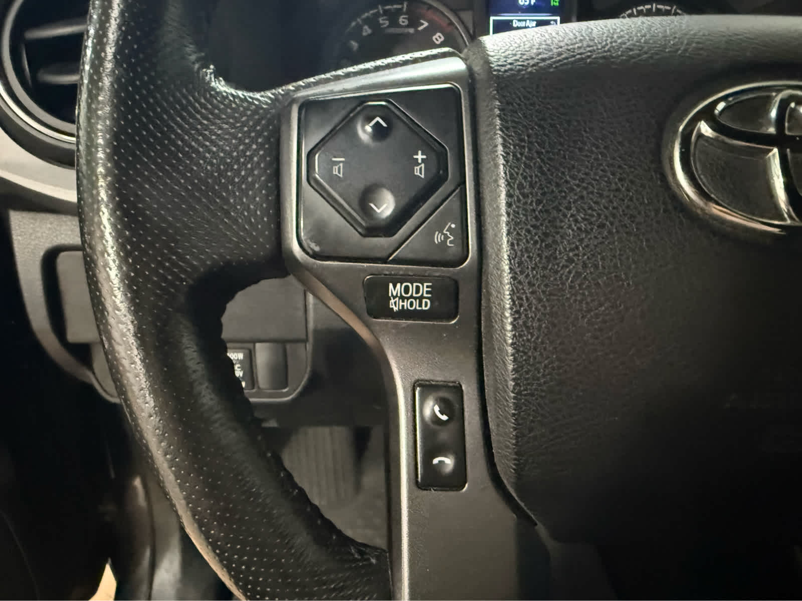 2022 Toyota Tacoma 4WD SR