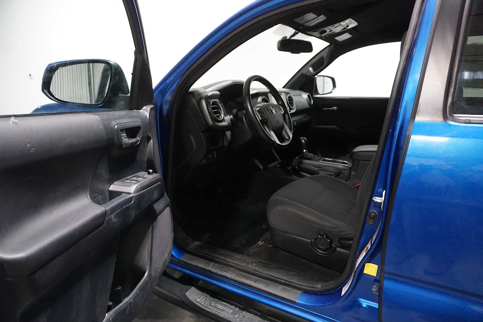 2016 Toyota Tacoma SR