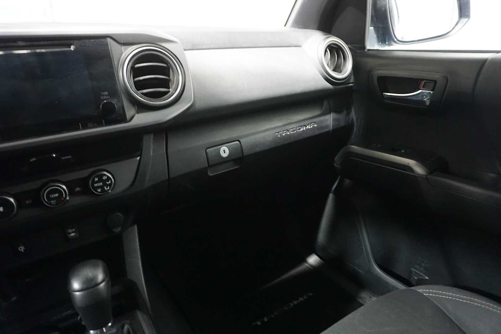 2016 Toyota Tacoma SR