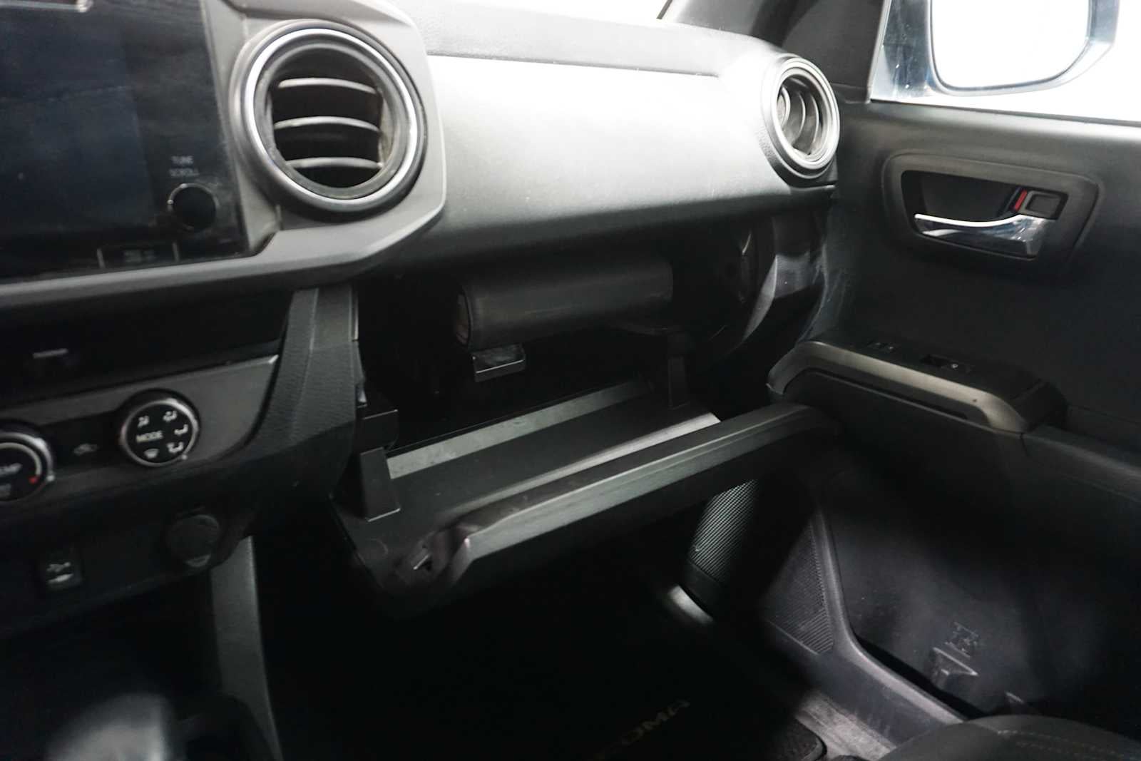 2016 Toyota Tacoma SR